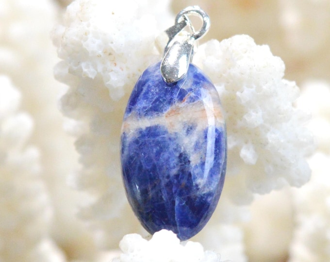 9-carat Sodalite - natural stone cabochon pendant - Namibia / FX38