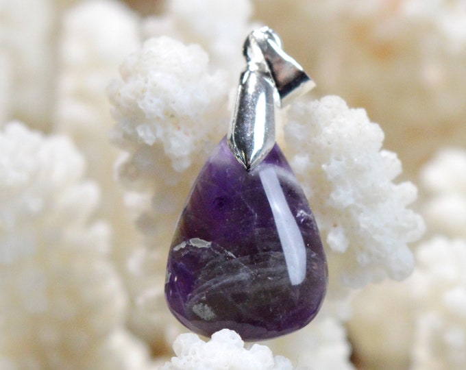 12 Carat Chevron Amethyst - Natural Gemstone Cabochon Pendant - India / EZ73