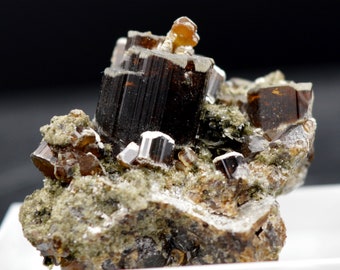 Vesuvianit - 13,80 Gramm - Alchuri Alpine Cleft Fundort, Alchuri, Shigar District, Gilgit-Baltistan, Pakistan