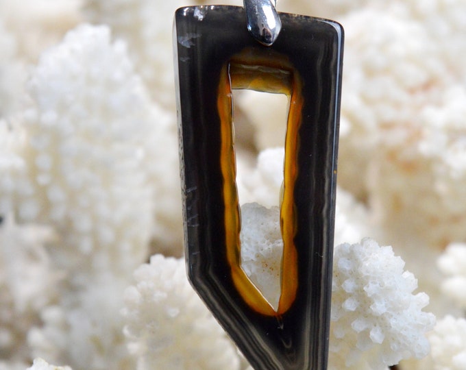 Agate Polyedrique 50 carats - pendentif pierre naturelle - Brésil // DB41