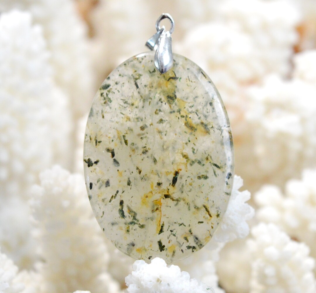 Pendentif En Quartz Epidote Naturel 29 Carats - Cabochon - Chine - Neuf Avec Étiquette
