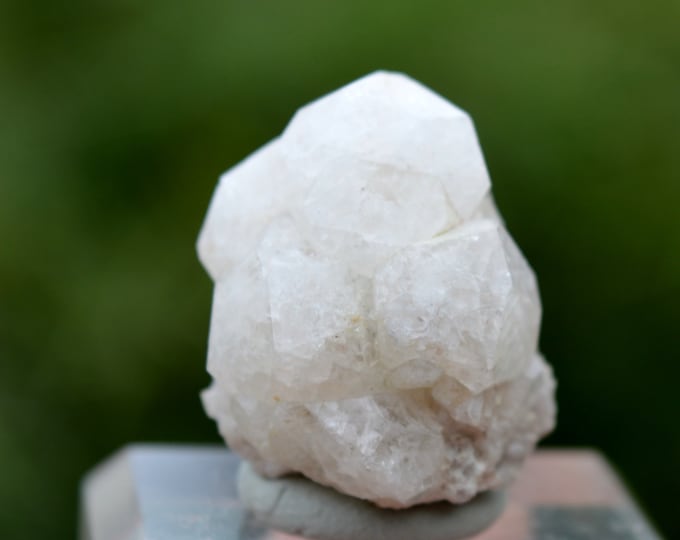 Analcime 15 grams - L'Hermie quarry, Port-d'Agrès, Saint-Parthem, Villefranche-de-Rouergue, Aveyron, Occitanie, France