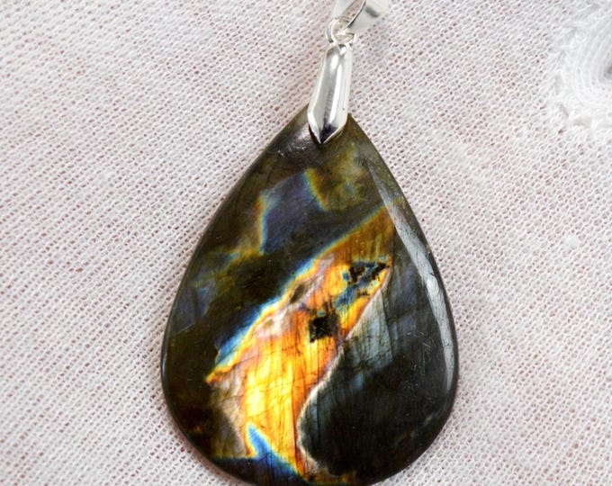 55 carat Labradorite - natural stone cabochon pendant - Madagascar / GC38
