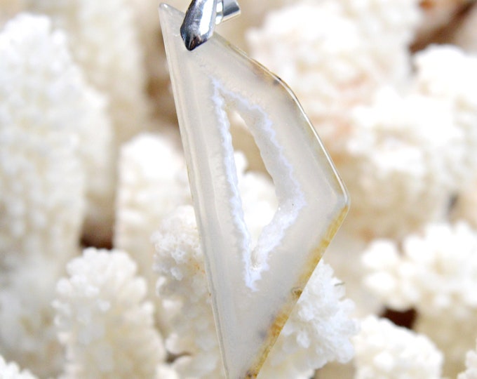 Agate Polyedrique 35 carats - pendentif pierre naturelle - Brésil // DB68
