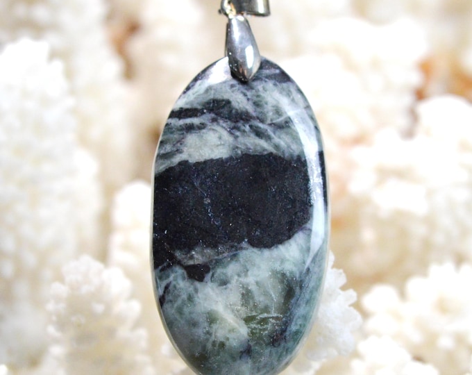 Kammerite & Seraphinite 73 carats - natural stone cabochon pendant - India / GA15