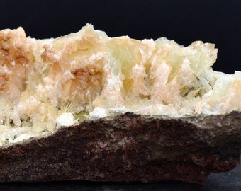 Calcite baryte - 260 grams - Naica, Municipality of Saucillo, Chihuahua, Mexico