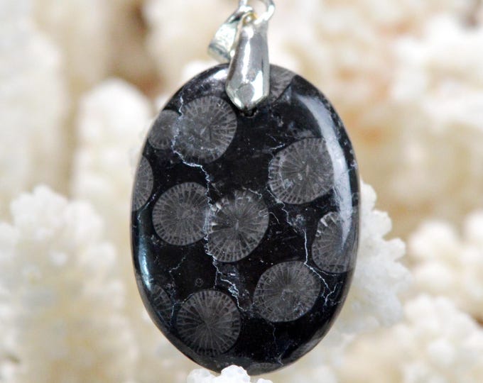 34-carat fossil coral - natural stone cabochon pendant - Indonesia /GC8