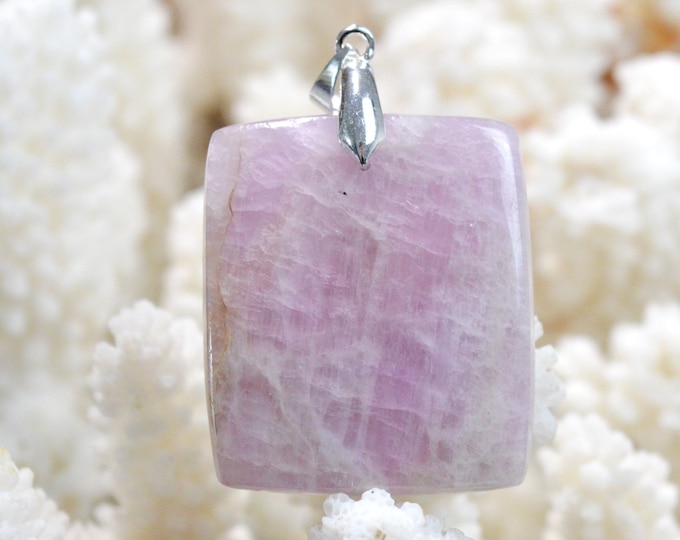 Kunzite 78 carats - natural stone cabochon pendant - Pakistan / FL31