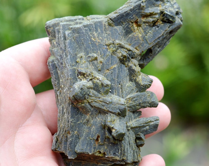 Epidote 376 grams - Bafoulabé Circle, Kayes Region, Mali