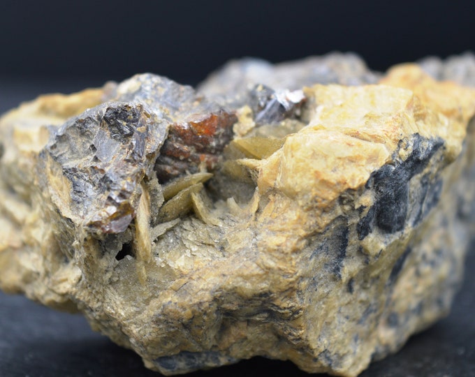 Sphalerite & siderite 116 grams - La Mure, Isère, Auvergne-Rhône-Alpes, France