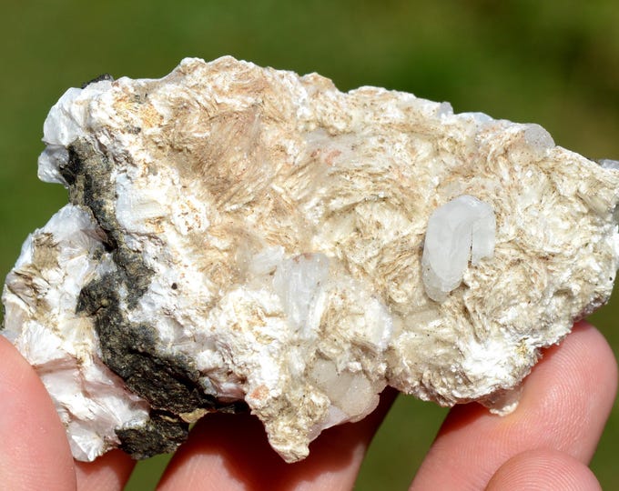 Apophyllite & Thomsonite 67 grams - Skálafjørđur, Eysturoy, Eysturoy Region, Faroe Islands, Denmark