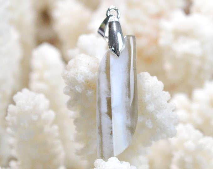 17k Owyhee Opal - Natural Stone Cabochon Pendant - USA / FX58