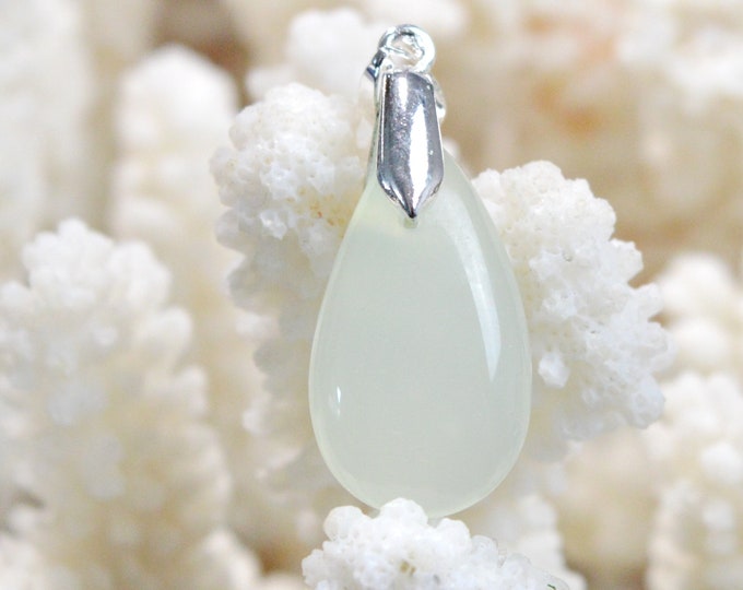 16 carat chalcedony - natural stone cabochon pendant - Türkiye / EB3
