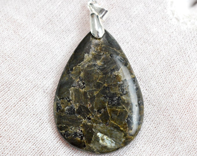 Larvikite 52 carats - natural stone cabochon pendant - Norway // DP80