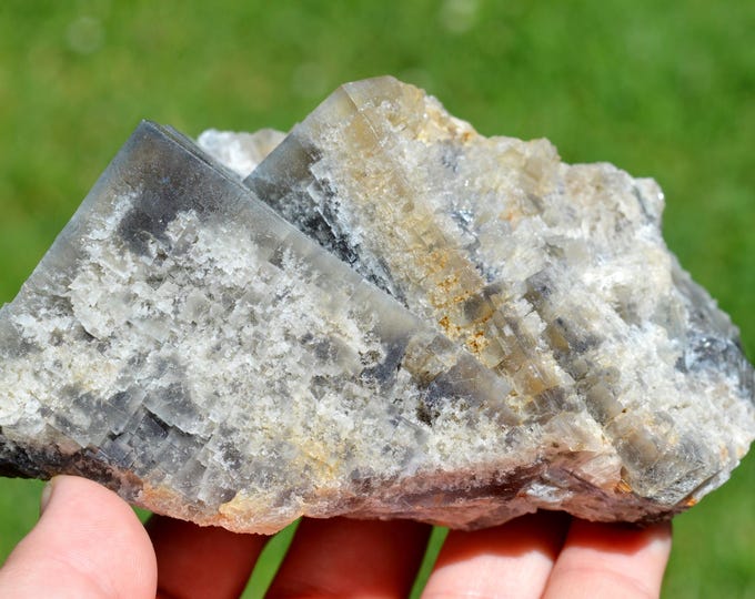 Fluorite 900 grams - Chavaniac-Lafayette, Brioude, Haute-Loire, Auvergne-Rhône-Alpes, France