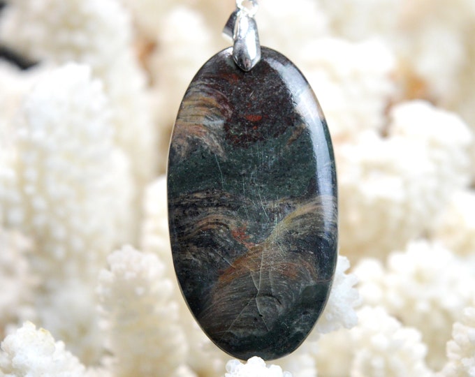 83 carat fuchsite ruby - natural stone cabochon pendant - India / EC21