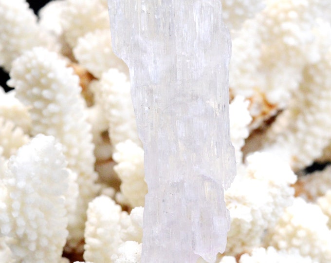Kunzite 170 carats - natural stone pendant - Pakistan // CC51