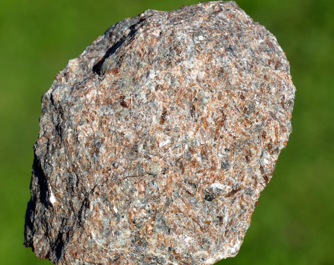 Titanite 189 grams - Kitchepakhk Mountain, Murmansk Oblast, Russia