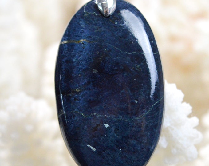 Rhodusite 41 carats - natural stone cabochon pendant - Russia // BG13