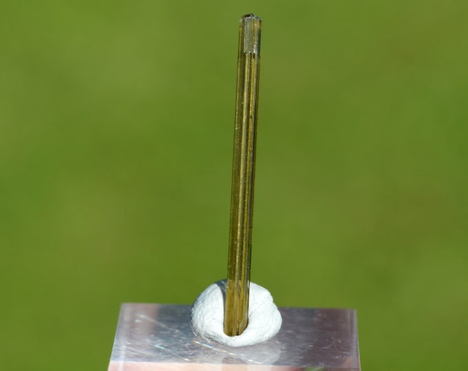 Clinozoisite 1 carat - Tormiq valley, Haramosh Mts., Skardu District, Gilgit-Baltistan, Pakistan