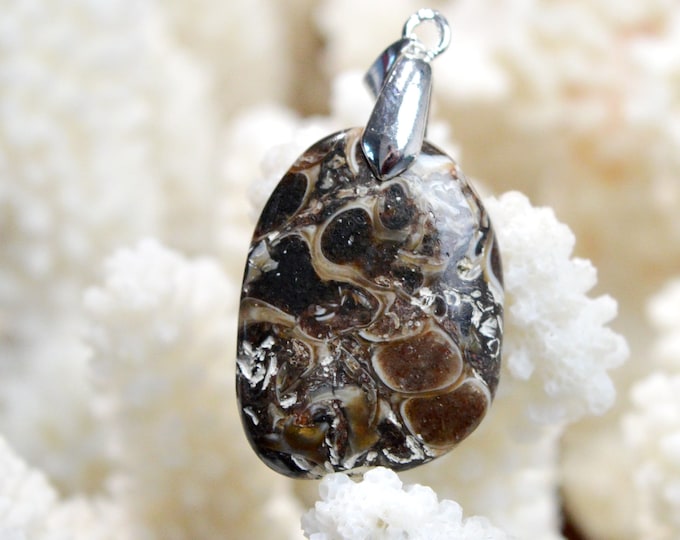 Turitella agate 29 carats - natural stone cabochon pendant - USA // DV24