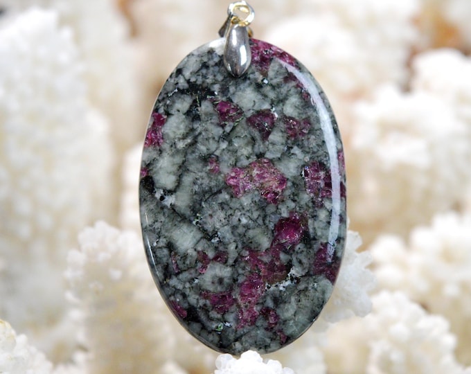 50-carat Eudialyte - natural stone cabochon pendant - Russia / FY62