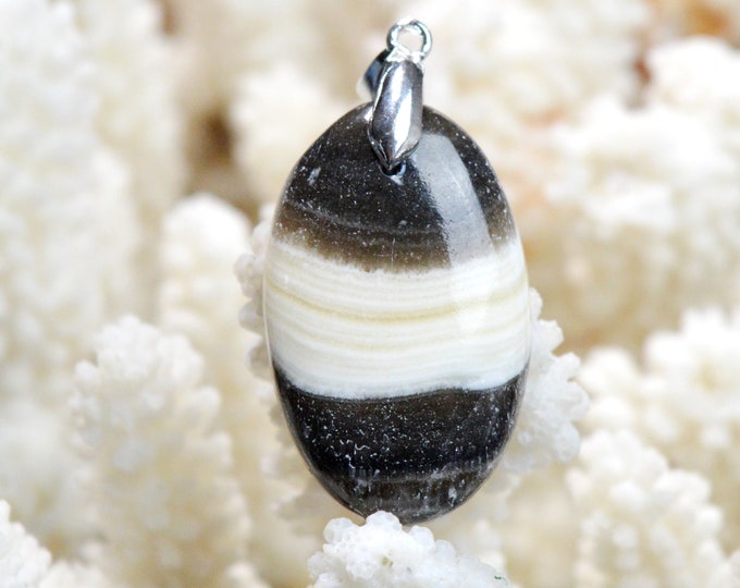 49 carat calcite - natural stone cabochon pendant - Mexico / EJ82