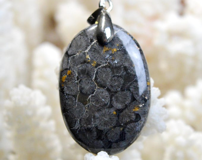 39 carat fossil coral - natural stone cabochon pendant - Indonesia /FP90