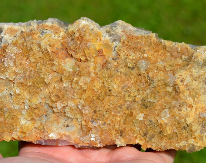 Fluorite 1053 grams - Vensat, Riom, Puy-de-Dôme, Auvergne-Rhône-Alpes, France