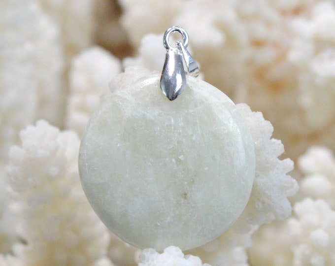 28 carat Beryl - natural stone cabochon pendant - Brazil / FJ42