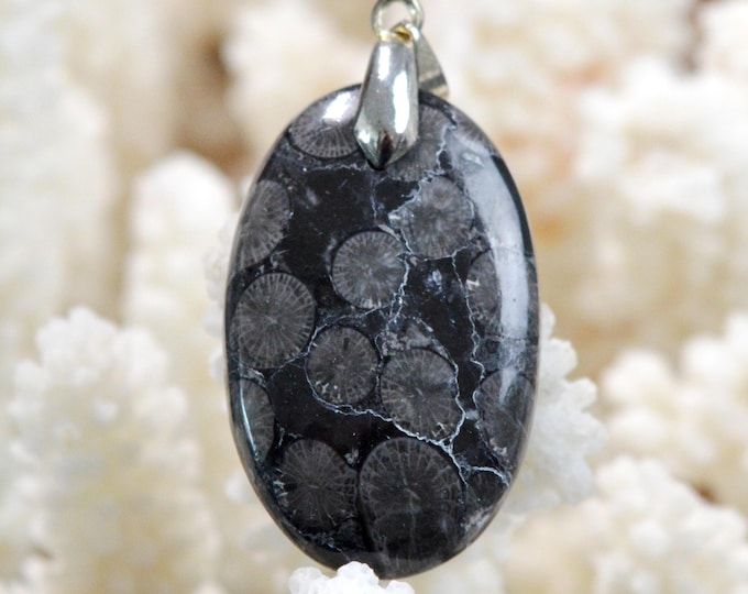 36-carat fossil coral - natural stone cabochon pendant - Indonesia /GC9
