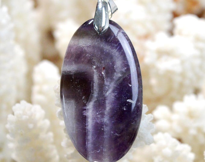 47 carat chevron amethyst - natural stone cabochon pendant - India / FW21