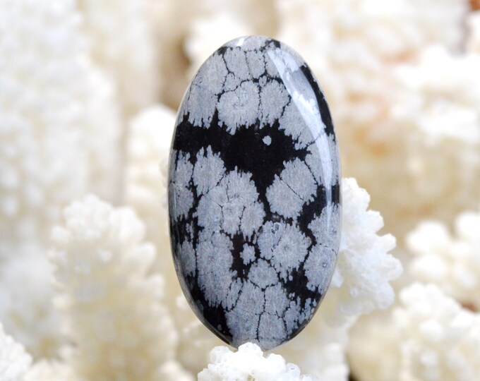 32 carat Snowflake Obsidian - natural stone cabochon - USA / EL91