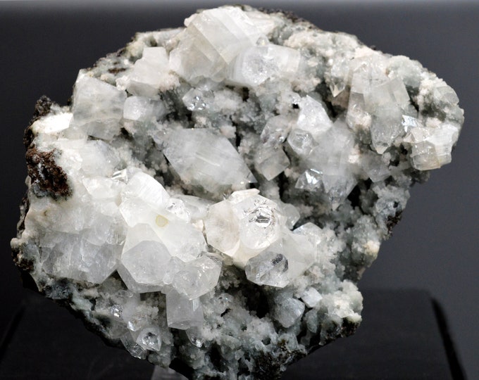 Apophyllite 780 grams - Jalgaon District, Maharashtra, India