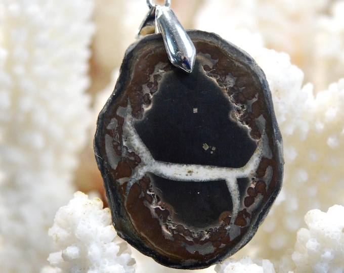 74-carat Septarian No. 1 - natural stone cabochon pendant - Morocco / FX65
