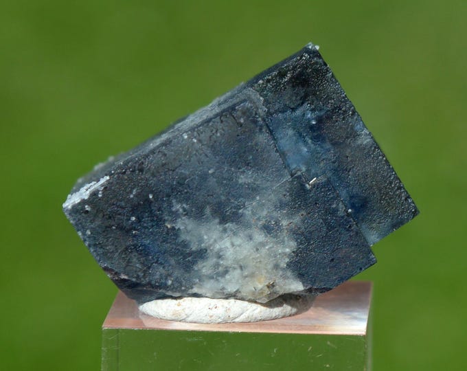Fluorite 13 grams - Chavaniac-Lafayette, Brioude, Haute-Loire, Auvergne-Rhône-Alpes, France