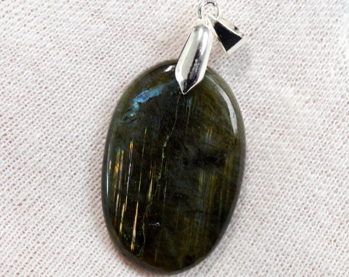 32-carat Labradorite - natural stone cabochon pendant - Madagascar / GC67
