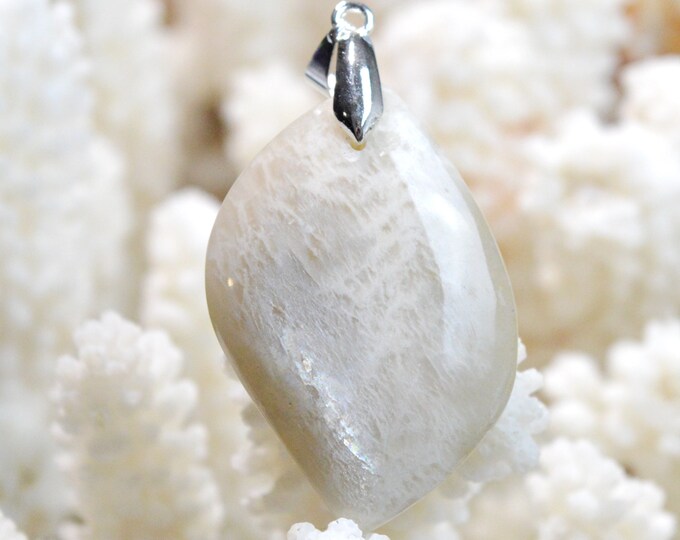 Pierre de lune 44 carats - pendentif cabochon pierre naturelle - Madagascar / FM78