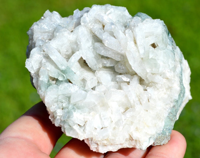 Albite & Chlorite 482 grams - Ubaye Valley, Provence-Alpes-Côte d'Azur, France