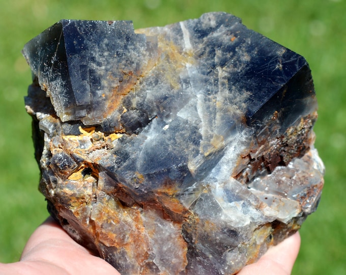 Fluorite 1325 grams - Chavaniac-Lafayette, Brioude, Haute-Loire, Auvergne-Rhône-Alpes, France