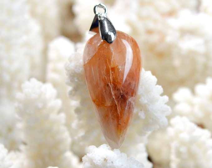 34 carat carnelian - natural stone cabochon pendant - Madagascar / FD96