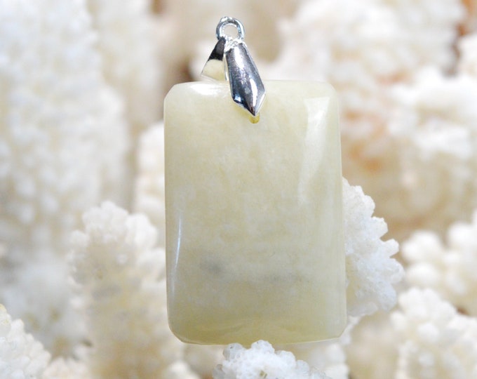 59 carat yellow moonstone - natural stone cabochon pendant - Madagascar / FM85