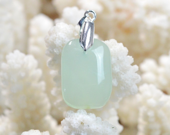 21 carat chalcedony - natural stone cabochon pendant - Türkiye // EA87