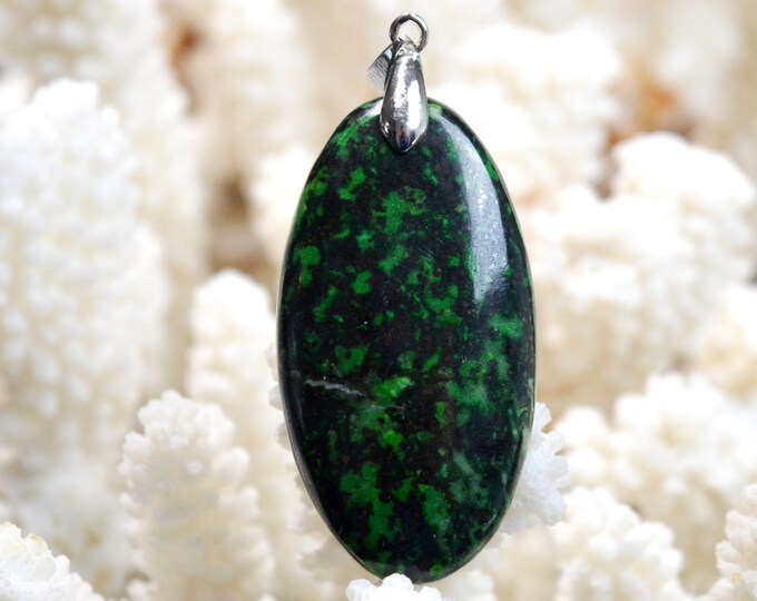83 carat Omphacite Jade - natural stone cabochon pendant - Italy / FF53 - RARE