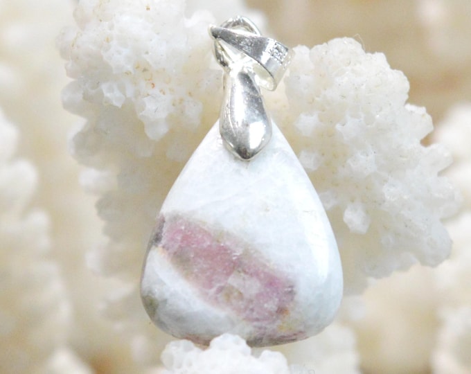Quartz & pink tourmaline 12 carats - natural stone cabochon pendant - Taquaral, Brazil / FW98