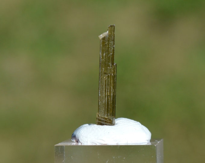 Clinozoisite 1.45 carats - Tormiq valley, Haramosh Mts., Skardu District, Gilgit-Baltistan, Pakistan