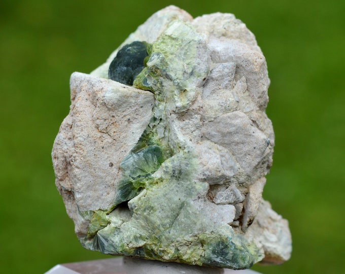 Wavellite 94 grams - Mauldin Mountain, Montgomery Co., Arkansas, USA
