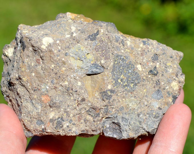 Brecciated deposits 370 grams - Le Lioran, Laveissière, Saint-Flour, Cantal, Auvergne-Rhône-Alpes, France