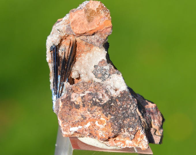 Goethite & Quartz 18 grams - Les Redoutières Mine, Chaillac Mines, Chaillac, Le Blanc, Indre, Centre-Val de Loire, France