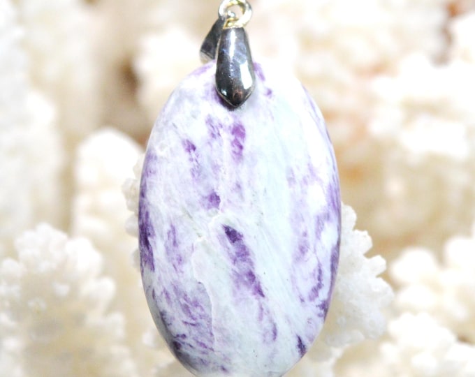 Kämmererite 37 carats - natural stone cabochon pendant - India / GA21